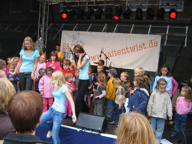 gal/2007/2007 Ruettenscheider Kinderfest/2007 Saitentwist Ruettenscheider Kinderfest 1.9. 381.jpg